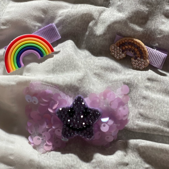 5/$20 Hair clips - Picture 2 of 6